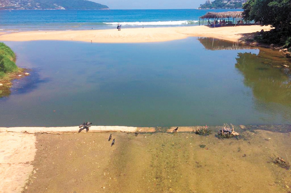 Acapulco: tufo y contaminación no ahuyentan turismo