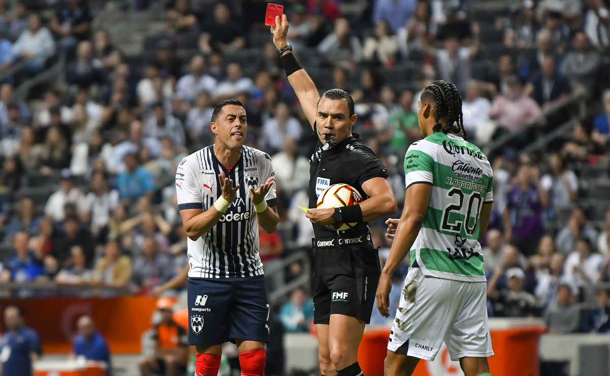 Funes Mori se queja del arbitraje: “¿Por qué siempre contra Rayados?”