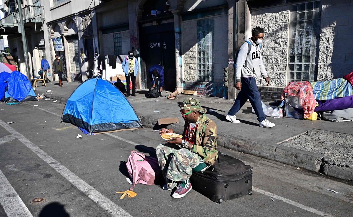 ¿Tendrá resultado? La estrategia de Los Ángeles para combatir la crisis de personas sin hogar