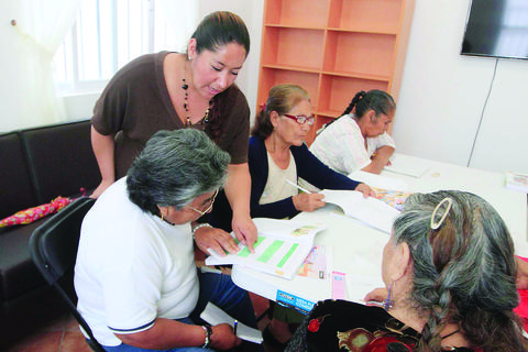 Colocan a 300 adultos en sector laboral