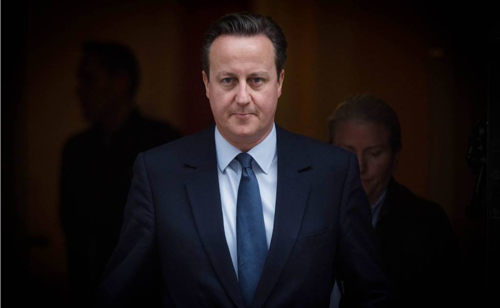 Cameron tacha de "rídiculo" el fallo de ONU sobre Assange