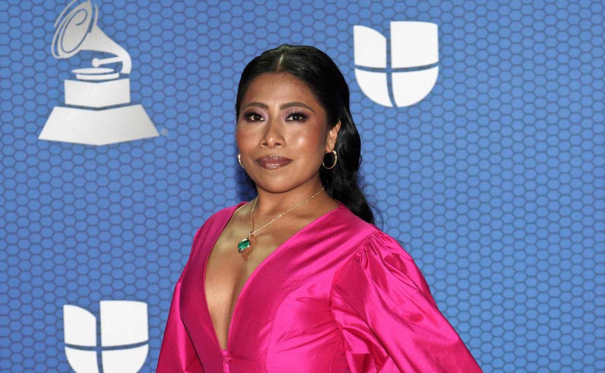 Yalitza Aparicio conduce los Latin Grammy 2020 y sorprende con sus looks