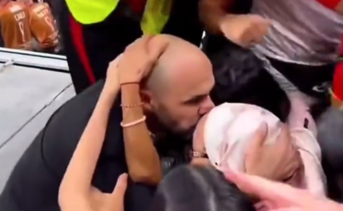VIDEO: Técnico de Marruecos festeja con su mamá en las gradas la victoria sobre España