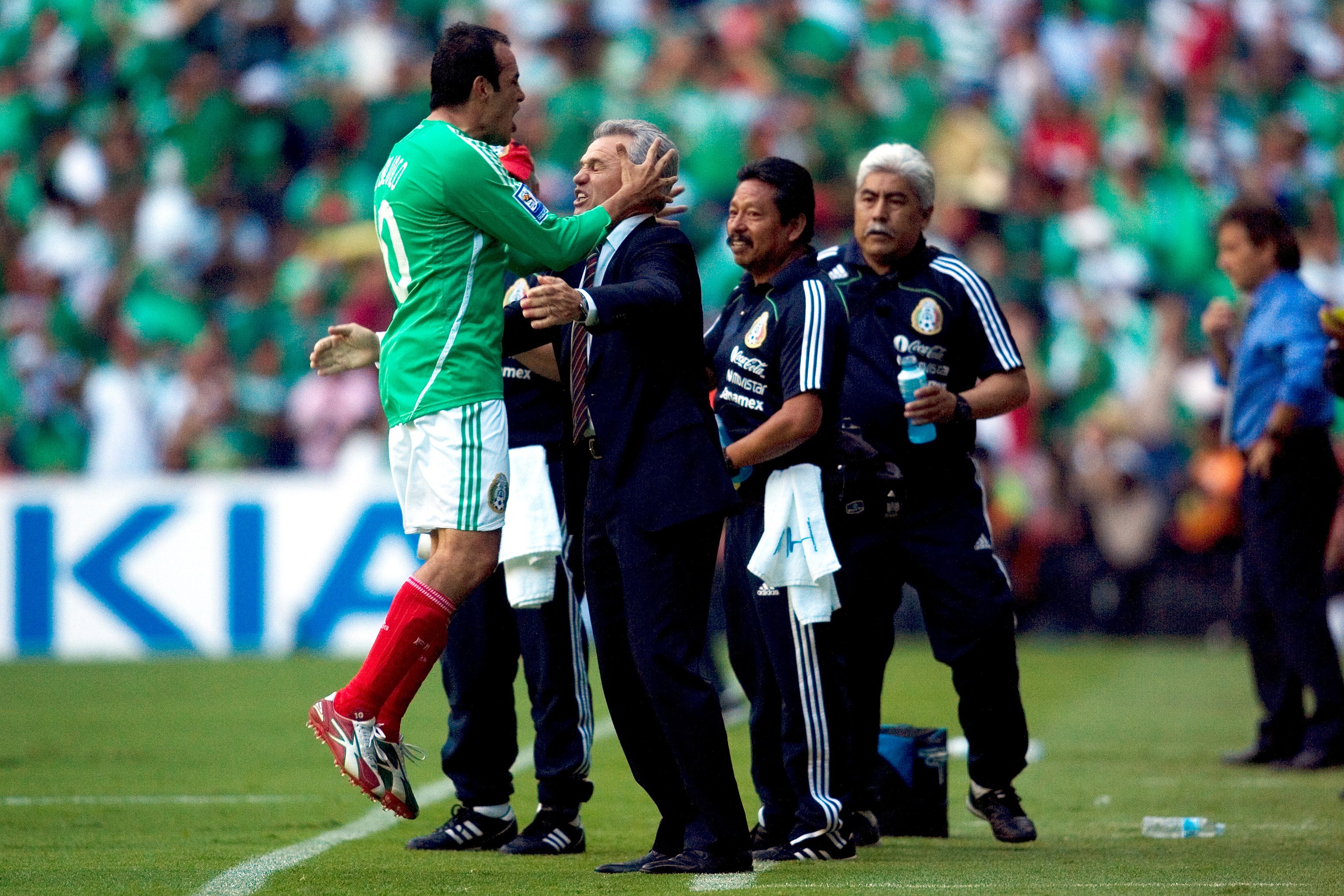 Cuauhtémoc Blanco es el jugador más talentoso de México: Aguirre 