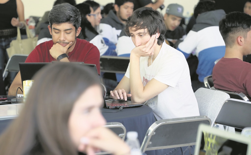 4 de cada 10 jóvenes viven en la pobreza: Coneval 