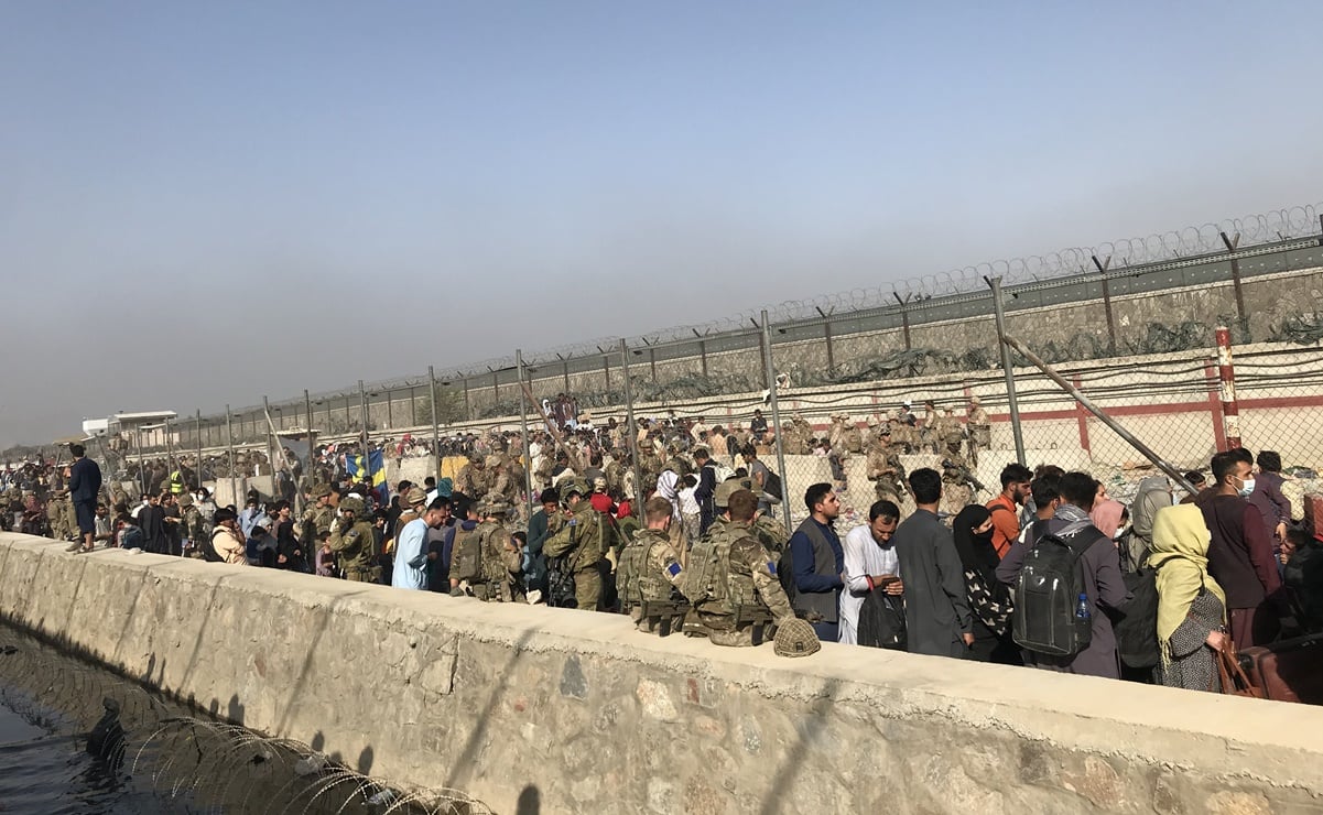 "No hay manera de evacuar a gente sin dolor", admite Biden caos en aeropuerto de Kabul