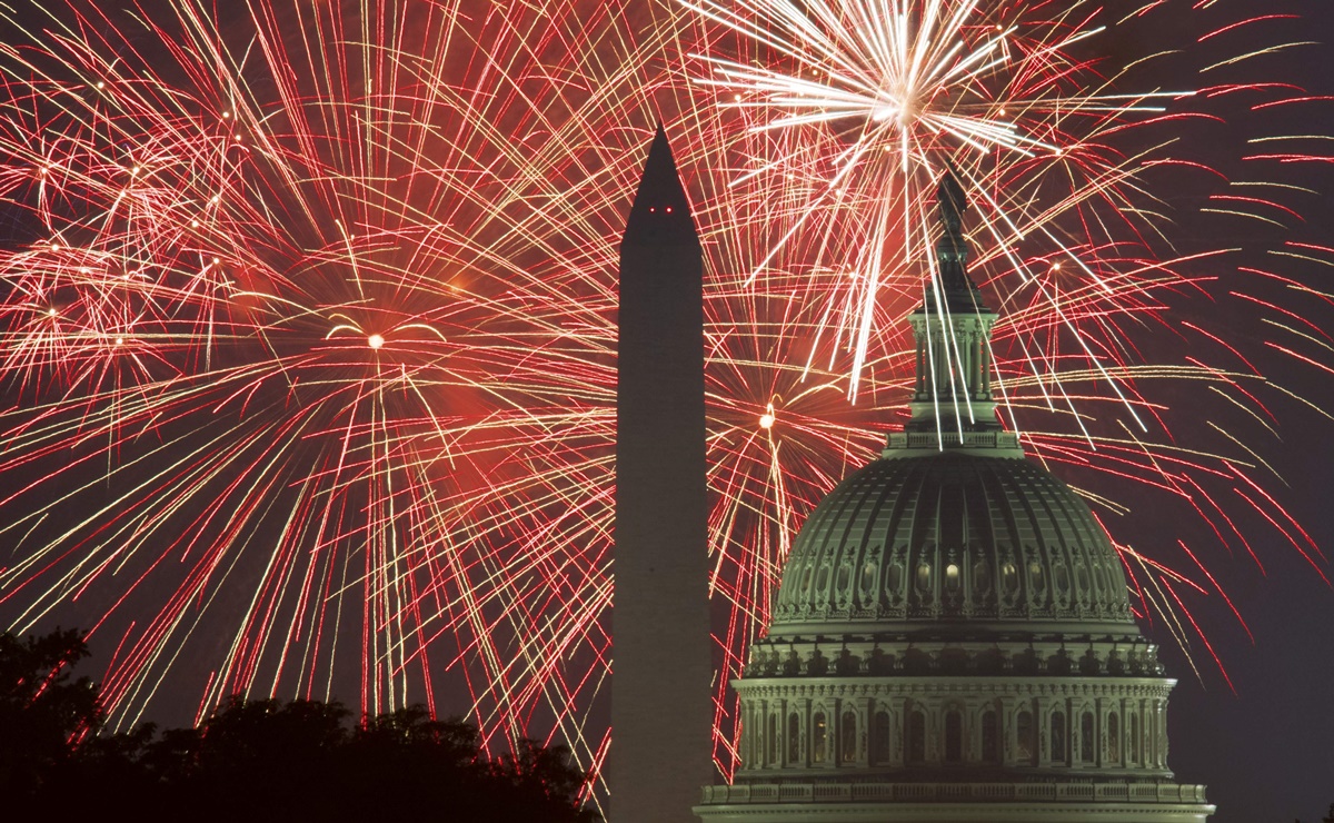 Fuegos artificiales 'streaming' y desfiles aéreos; así serán los festejos del 4 de julio 