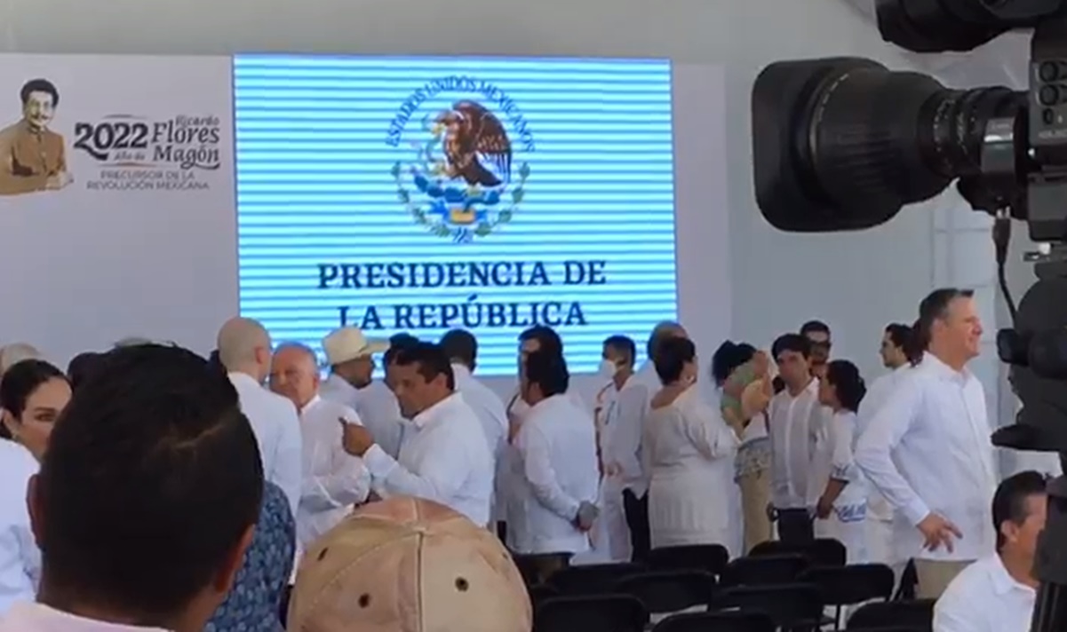 Carlos Slim, Francisco Cervantes y gobernadores priistas entre los invitados a la inauguración de Dos Bocas