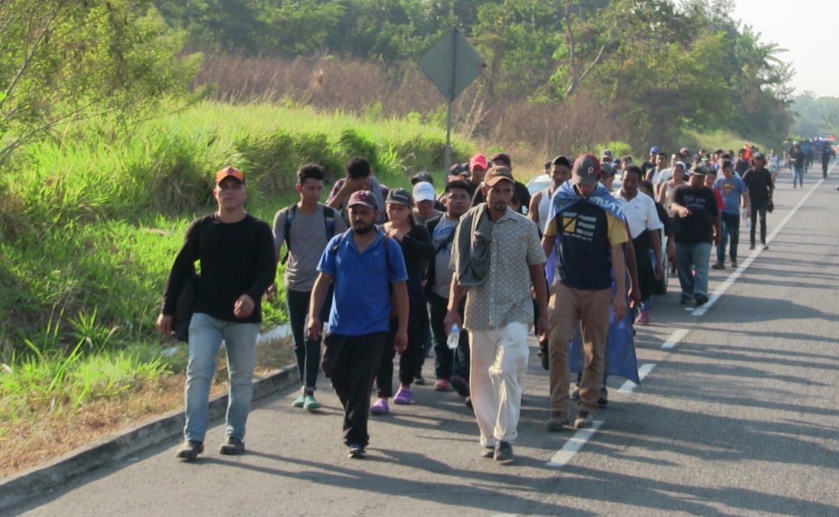 Migrantes critican que AMLO presuma récord en remesas "con sombrero ajeno"