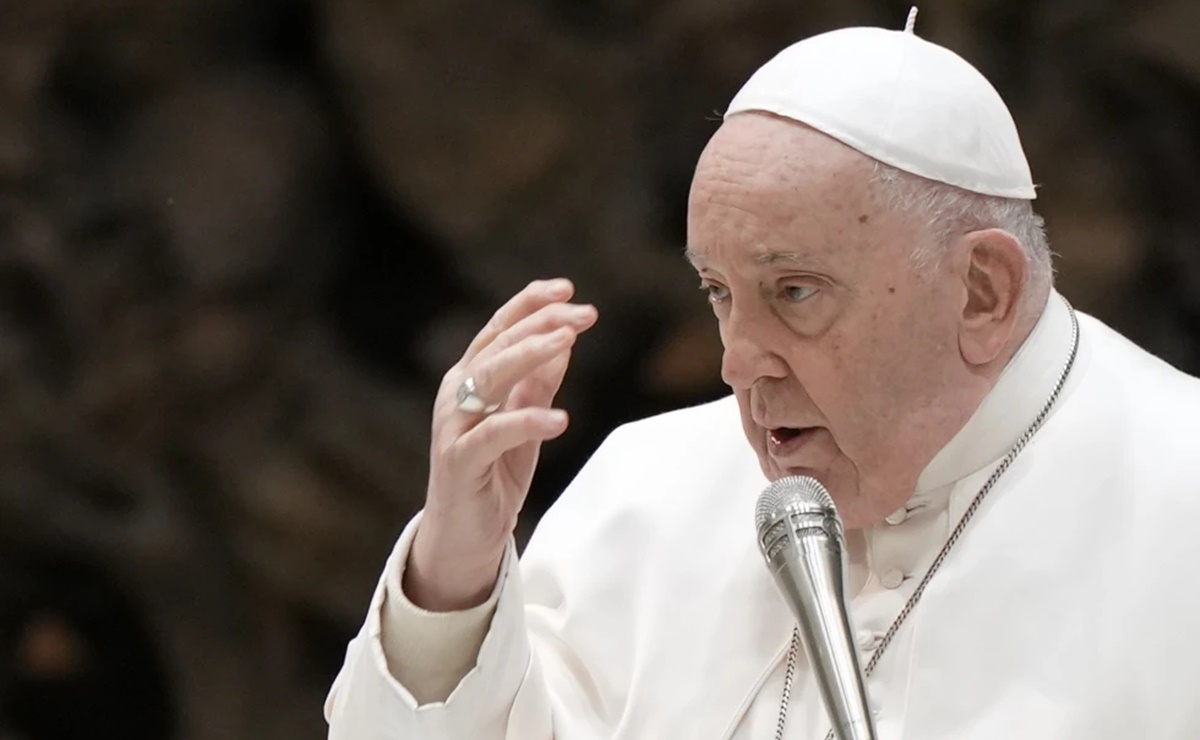 Papa Francisco pide "prudencia" al considerar ingreso de homosexuales al seminario