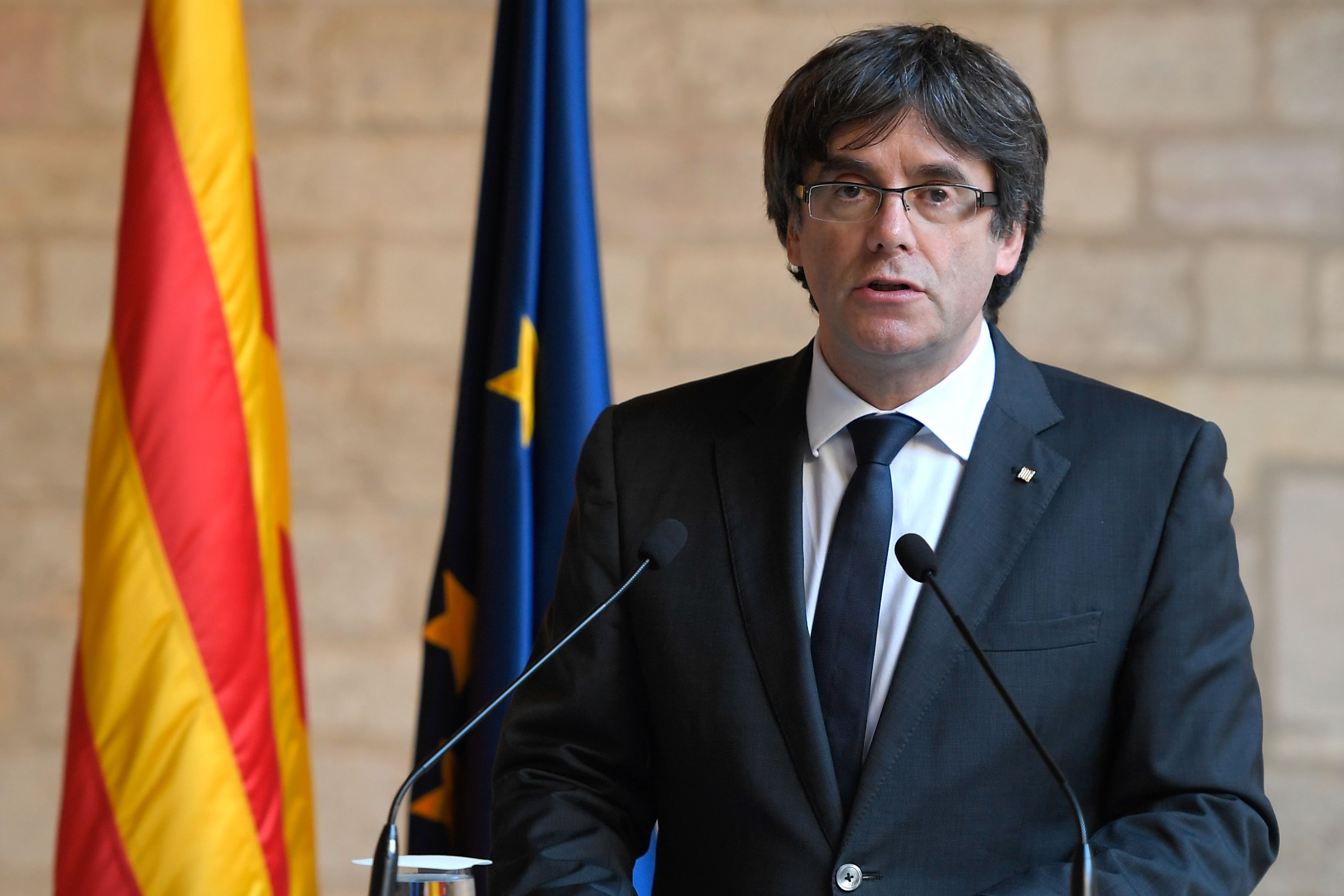 Justicia española emite orden de detención europea contra Puigdemont