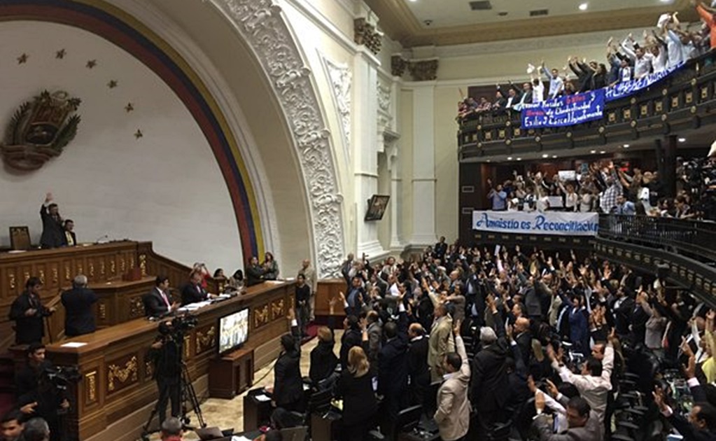 Aprueba Parlamento venezolano ley de amnistía