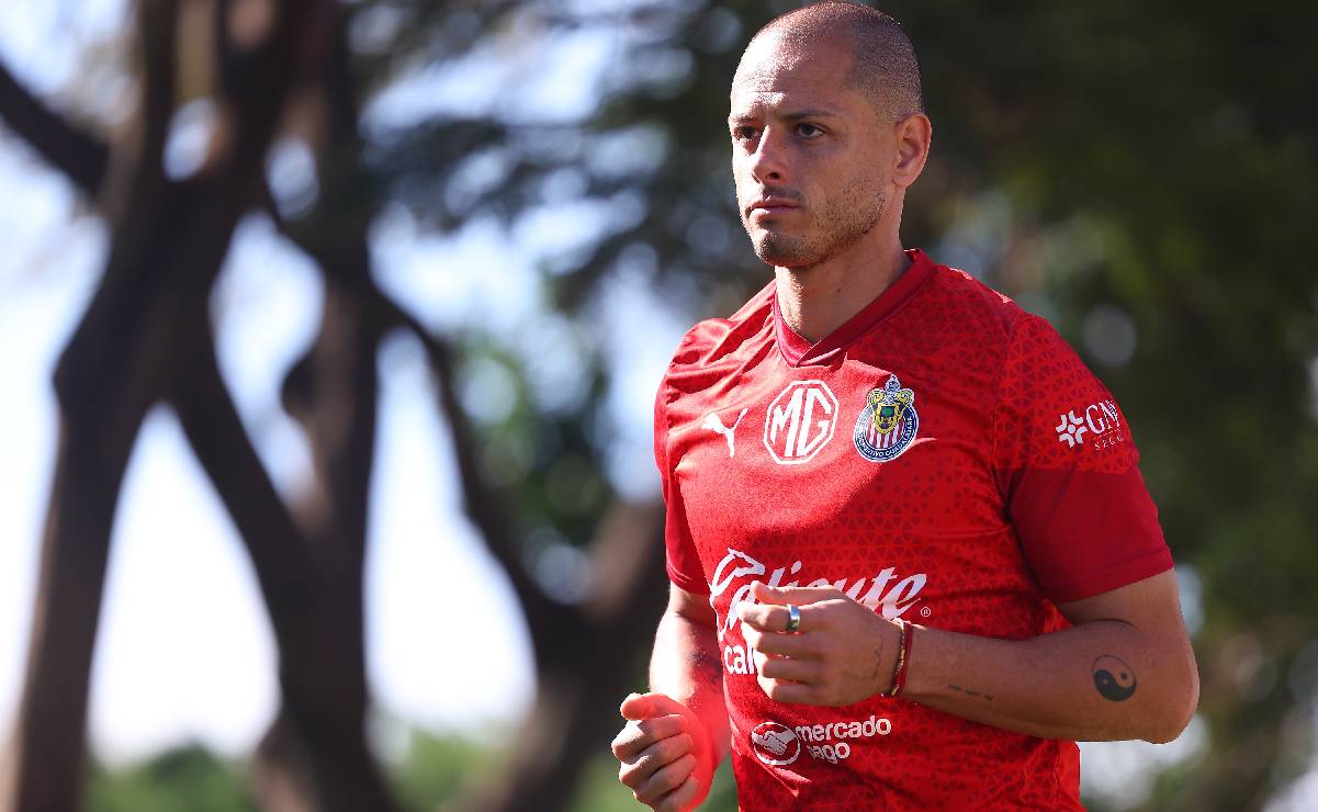 Chicharito regresa a la convocatoria con Chivas; JJ Macías es baja por molestias musculares