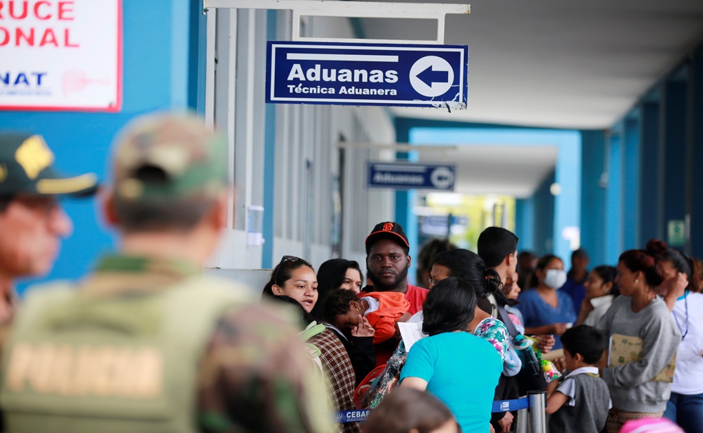 Venezuelans head to Peru to beat residency deadline