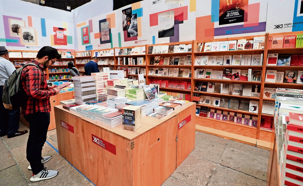 Visit Mexico City’s International Book Fair at Zócalo