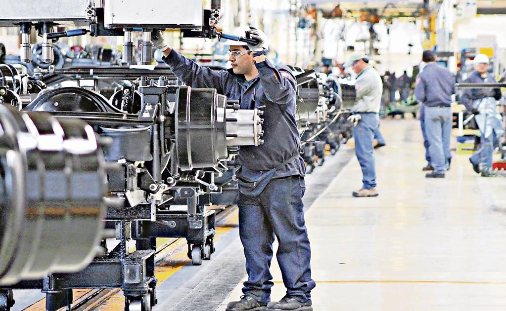 Industria automotriz supera incertidumbre