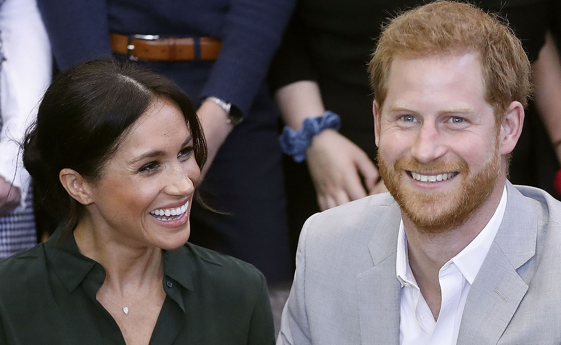 Duquesa Meghan y príncipe Harry esperan su primer hijo