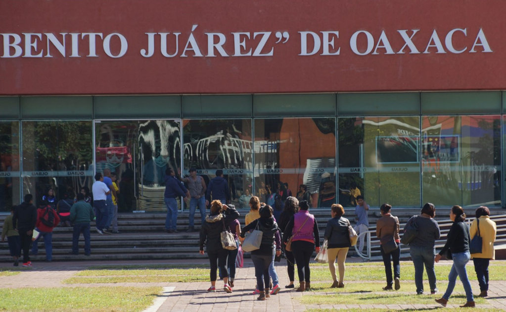 Salen libres estudiantes acusados de extorsión a la UABJO, por falta de pruebas