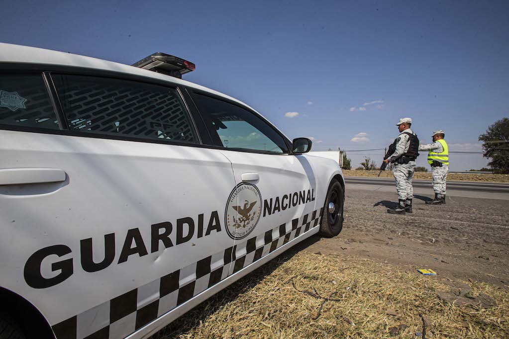 Patrulla de la Guardia Nacional choca contra camión en la autopista ...