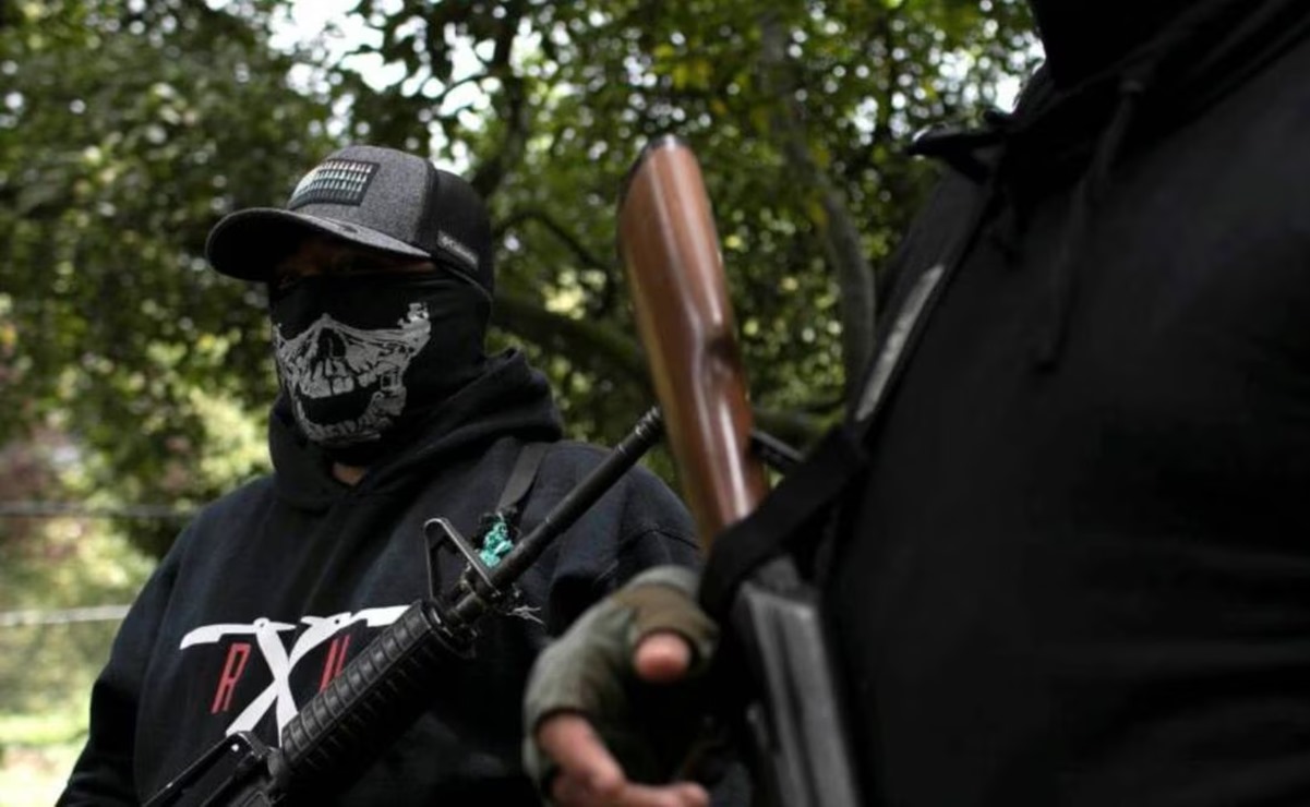 CJNG ataca localidades de Coahuayana, Michoacán e incendia vehículos