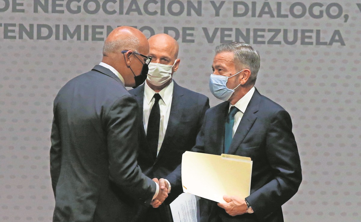 Diálogo venezolano en México, “cuesta arriba” para oposición