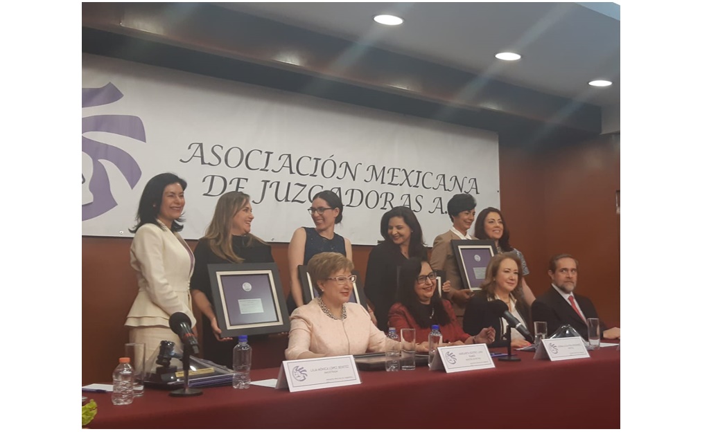 Asociación Mexicana de Juzgadoras realiza ceremonia de cambio de directiva