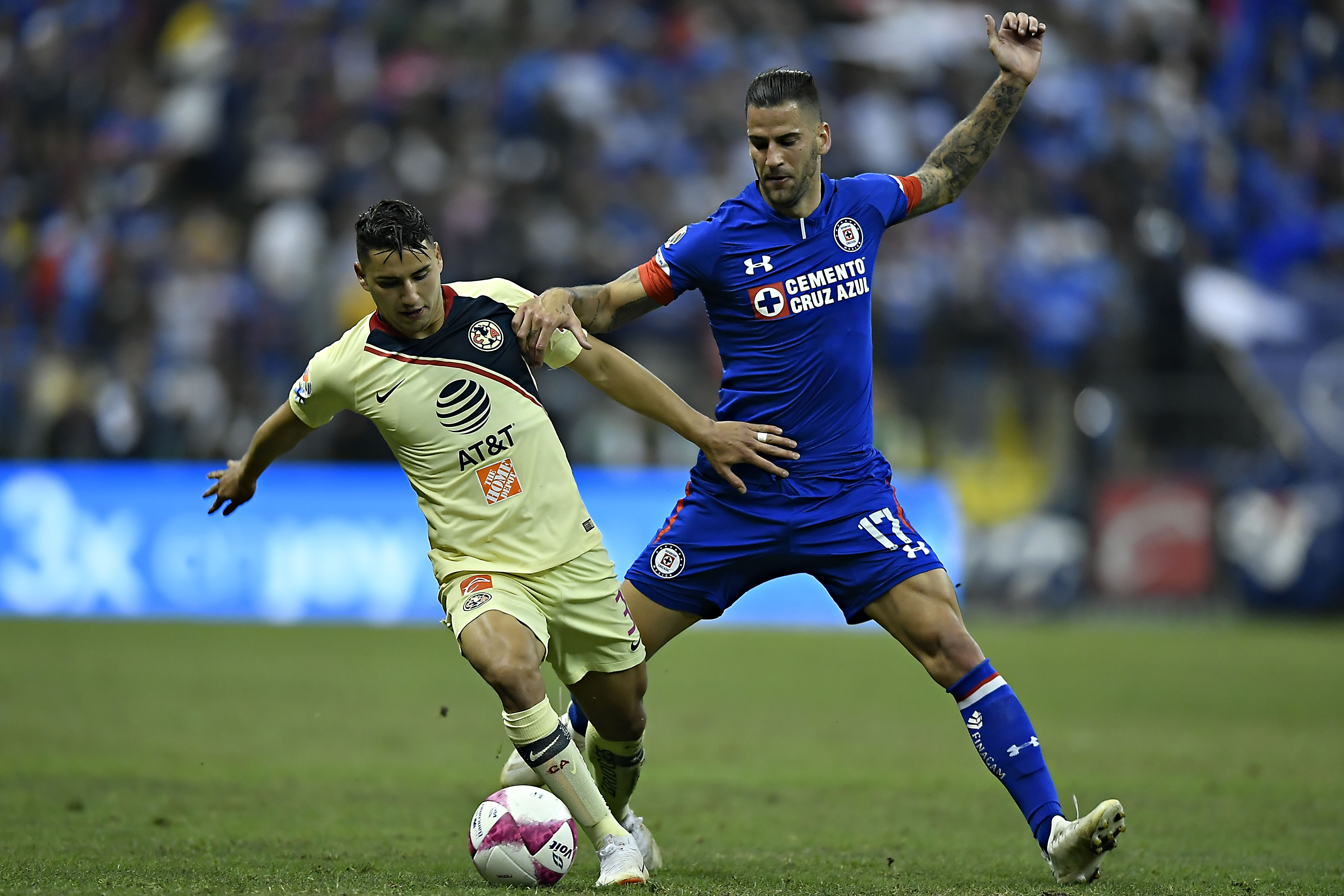 Cruz Azul y América empatan en el Azteca 