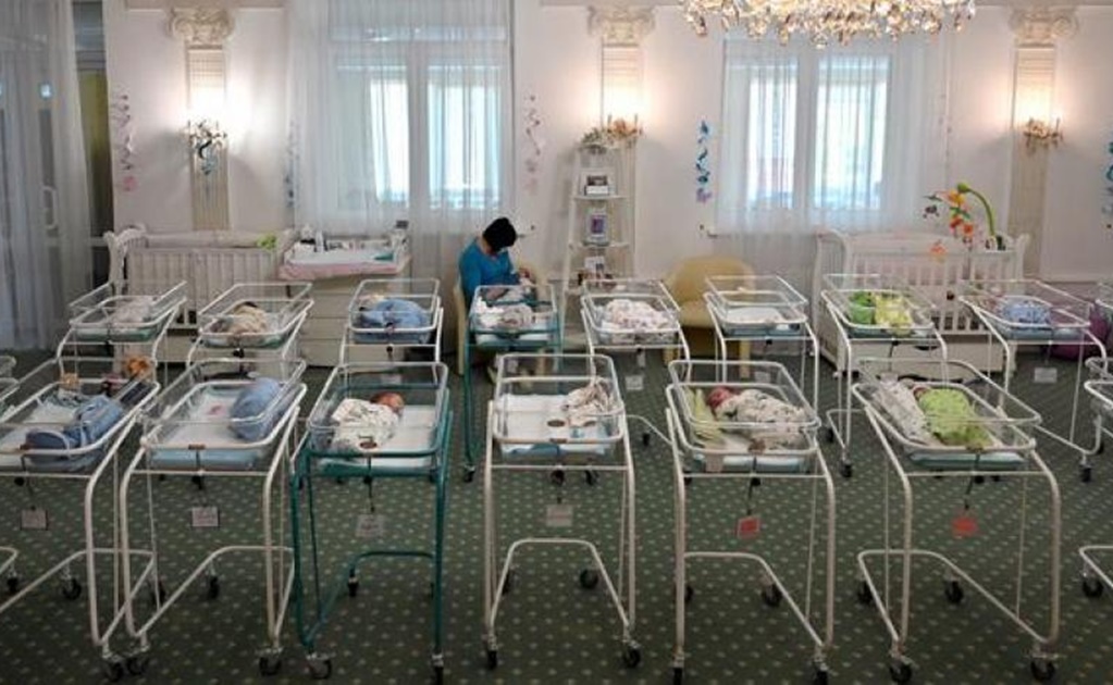 Bebés de vientre subrogado quedan atrapados en medio de la guerra en Ucrania 