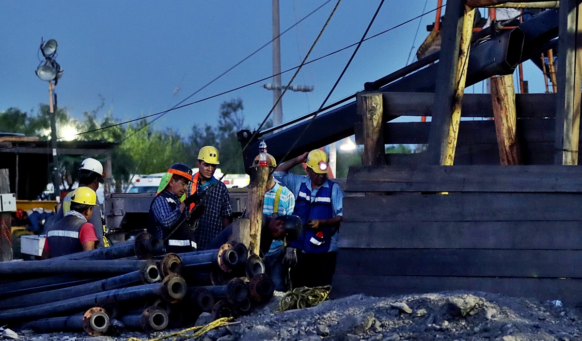 Protección Civil espera estar "a horas" de realizar el rescate de mineros en Coahuila