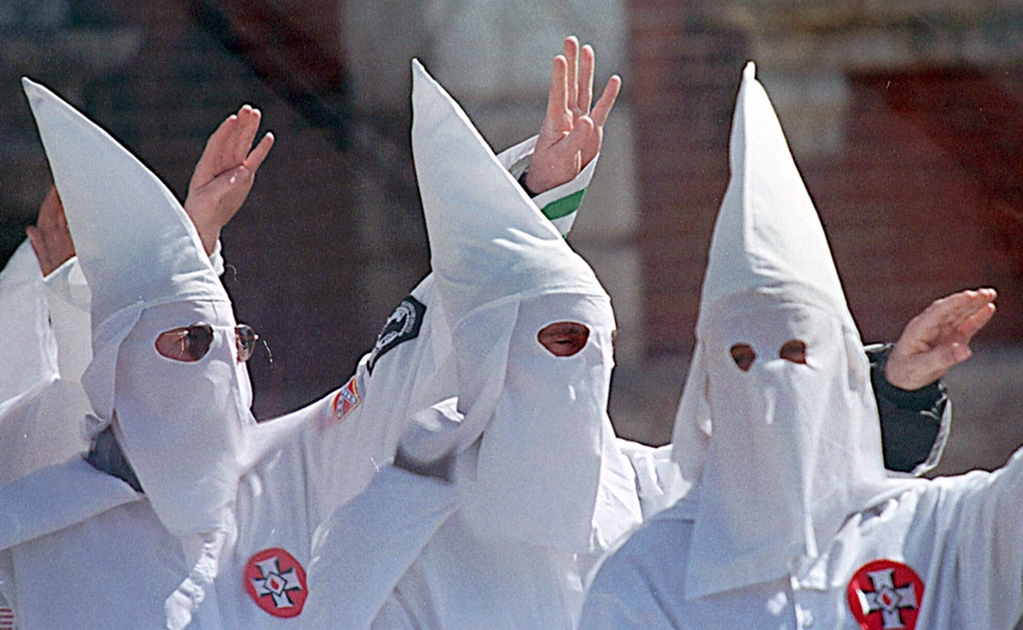 Condenan a esposa de miembro del Ku Klux Klan tras asesinarlo en EU 