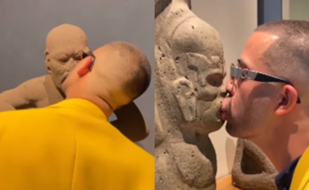 El artista Pepx Romero lame y besa piezas prehispánicas del Museo Nacional de Antropología