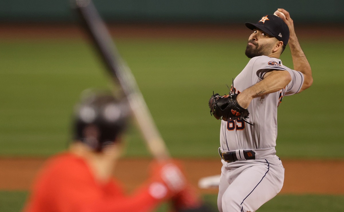 Desastrosa noche del mexicano José Urquidy da triunfo a los Red Sox