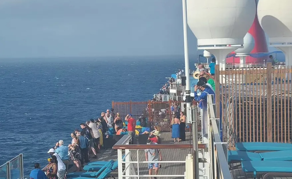 VIDEO. Mujer salta por la borda de un crucero y desaparece en el Golfo de México