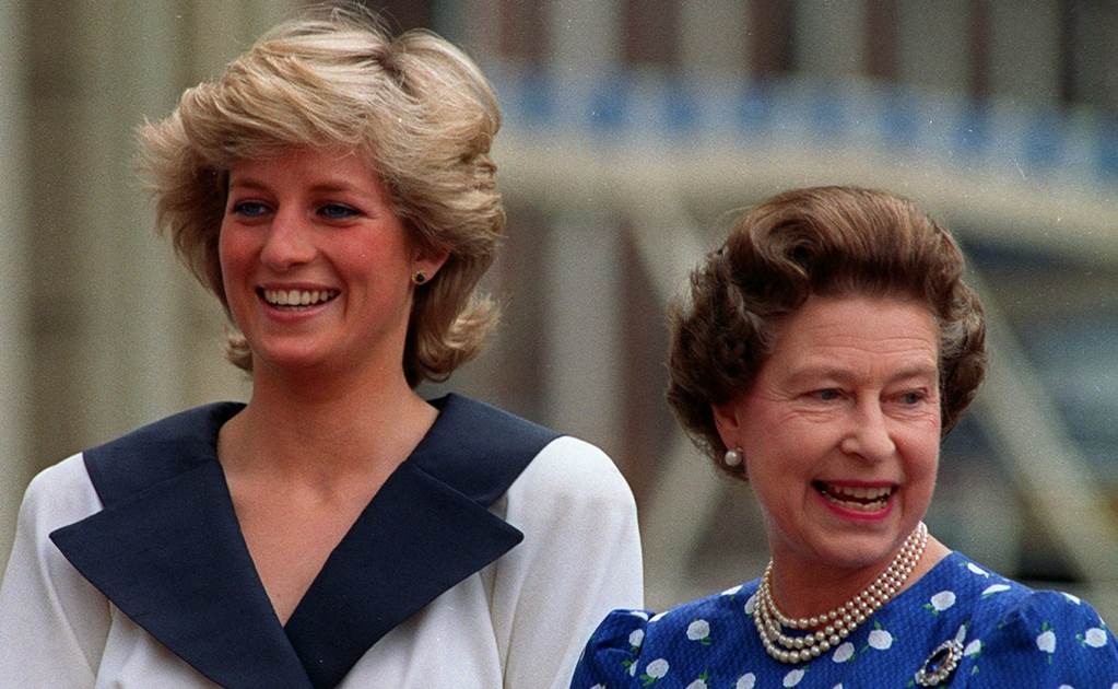 La reina Isabel II no sabía cómo tratar a Diana de Gales