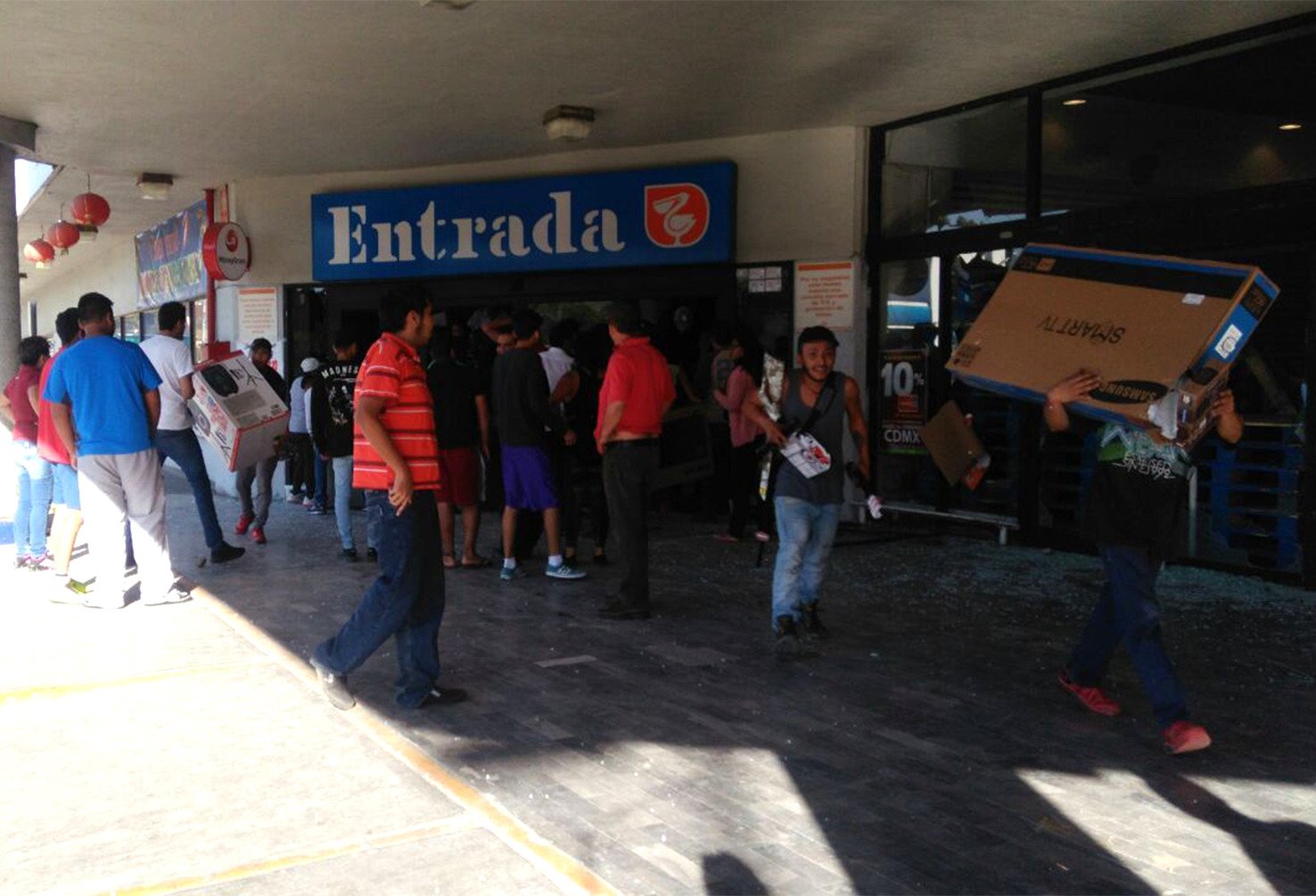 Edomex alista apoyos para comerciantes afectados por saqueos