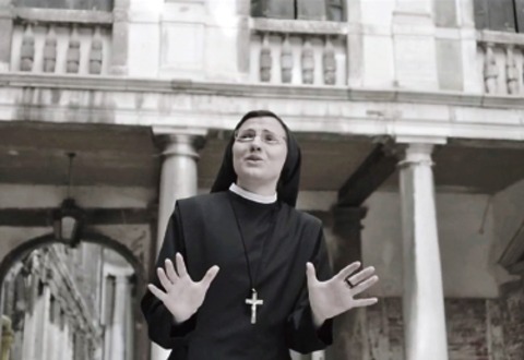Sor Cristina convierte “Like a virgin” en canción religiosa