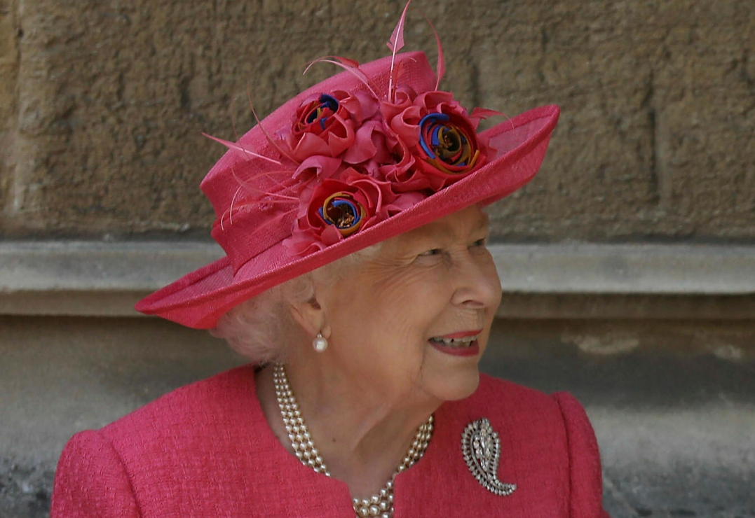 Trabajadores reales aseguran que Isabel II le dijo a Harry, "estás fuera"