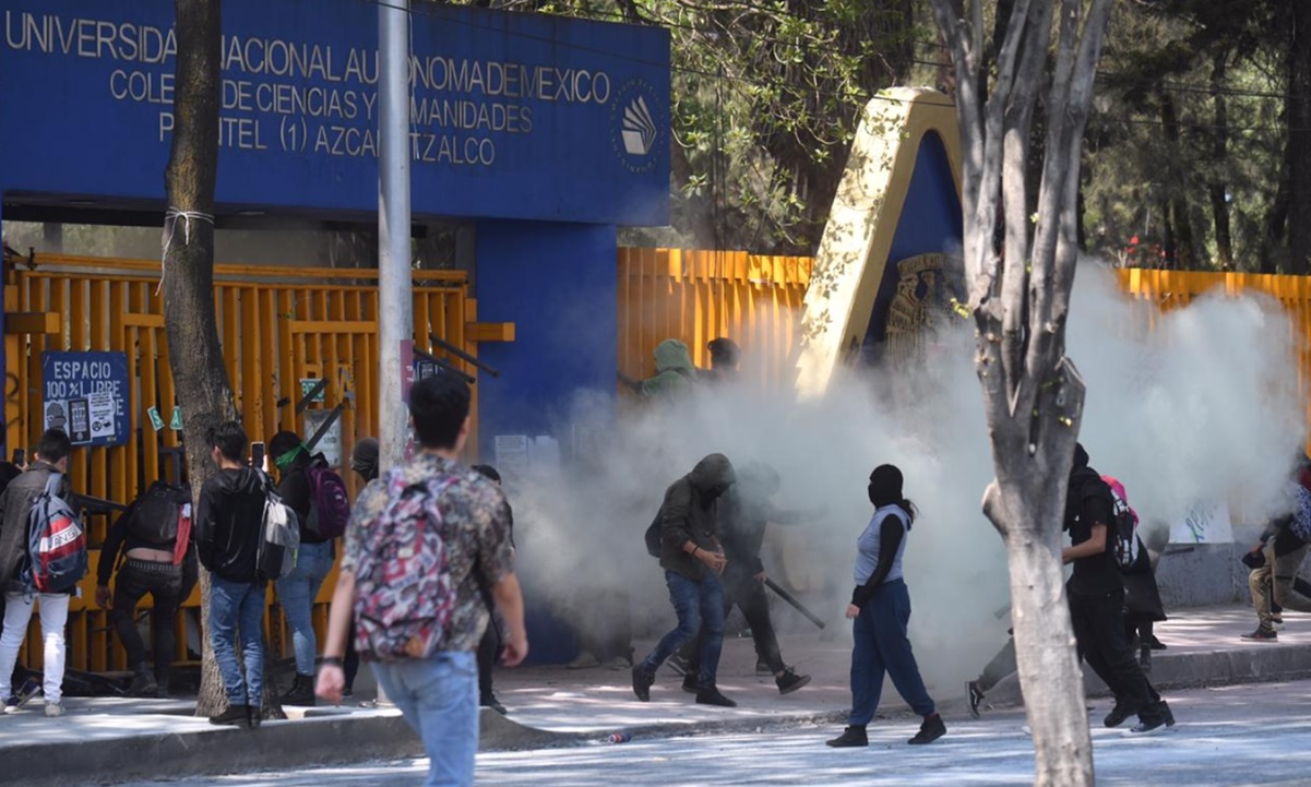 Condena UNAM toma por la fuerza del CCH Azcapotzalco; hay 14 lesionados