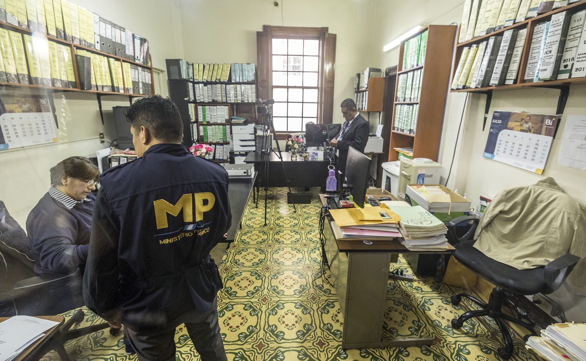 Fiscalía de Guatemala realiza allanamiento en la sede del Tribunal Supremo Electoral