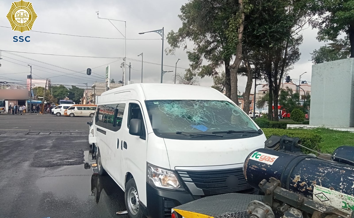 Chocan camión y combi en alcaldía Venustiano Carranza; 9 personas resultan lesionadas