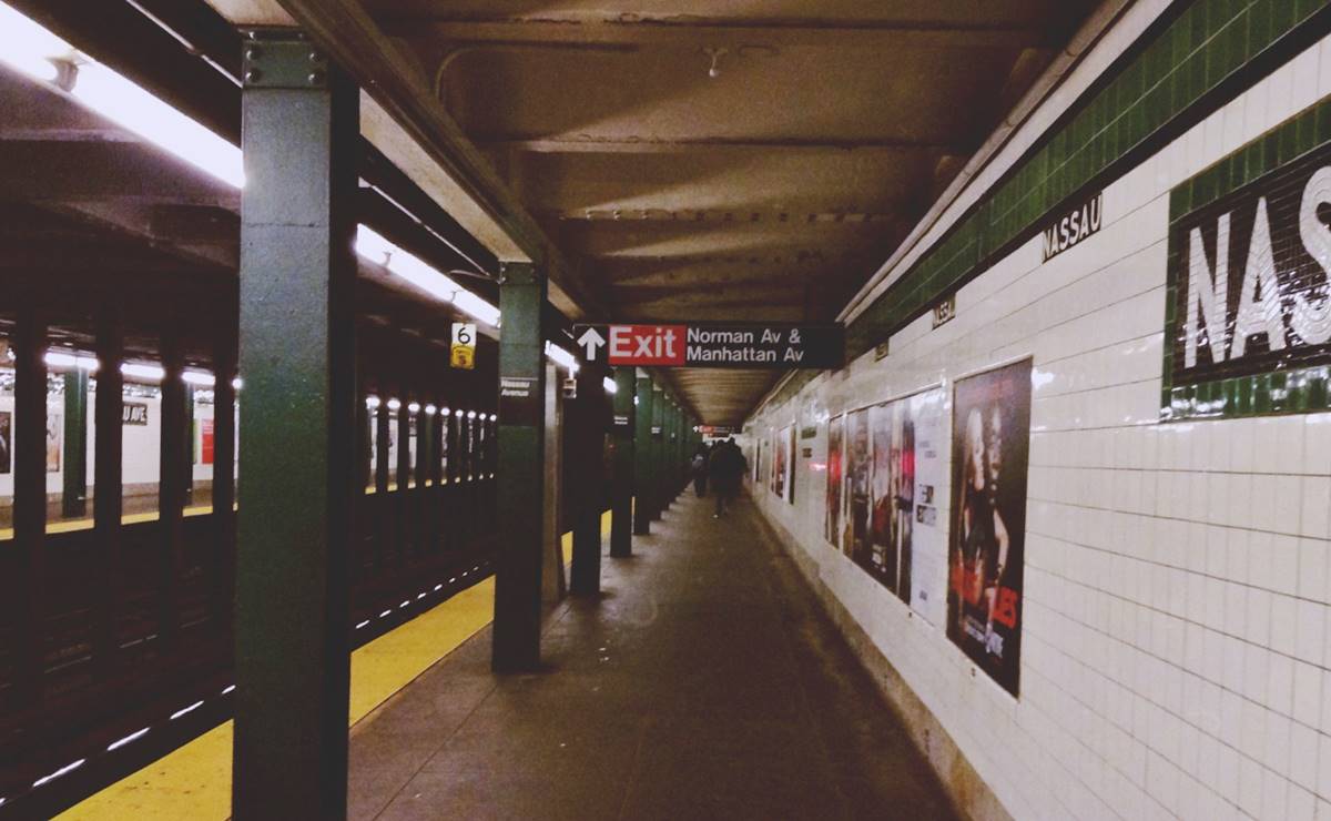 Hombre muere en Metro de NY luego de que su pie quedó atorado 