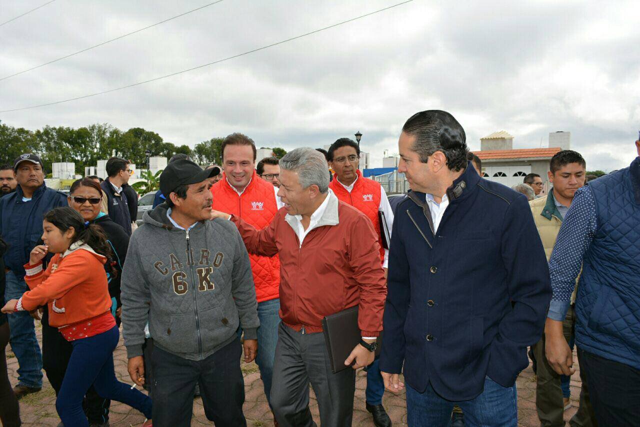 Infonavit entrega apoyos a los acreditados de Querétaro