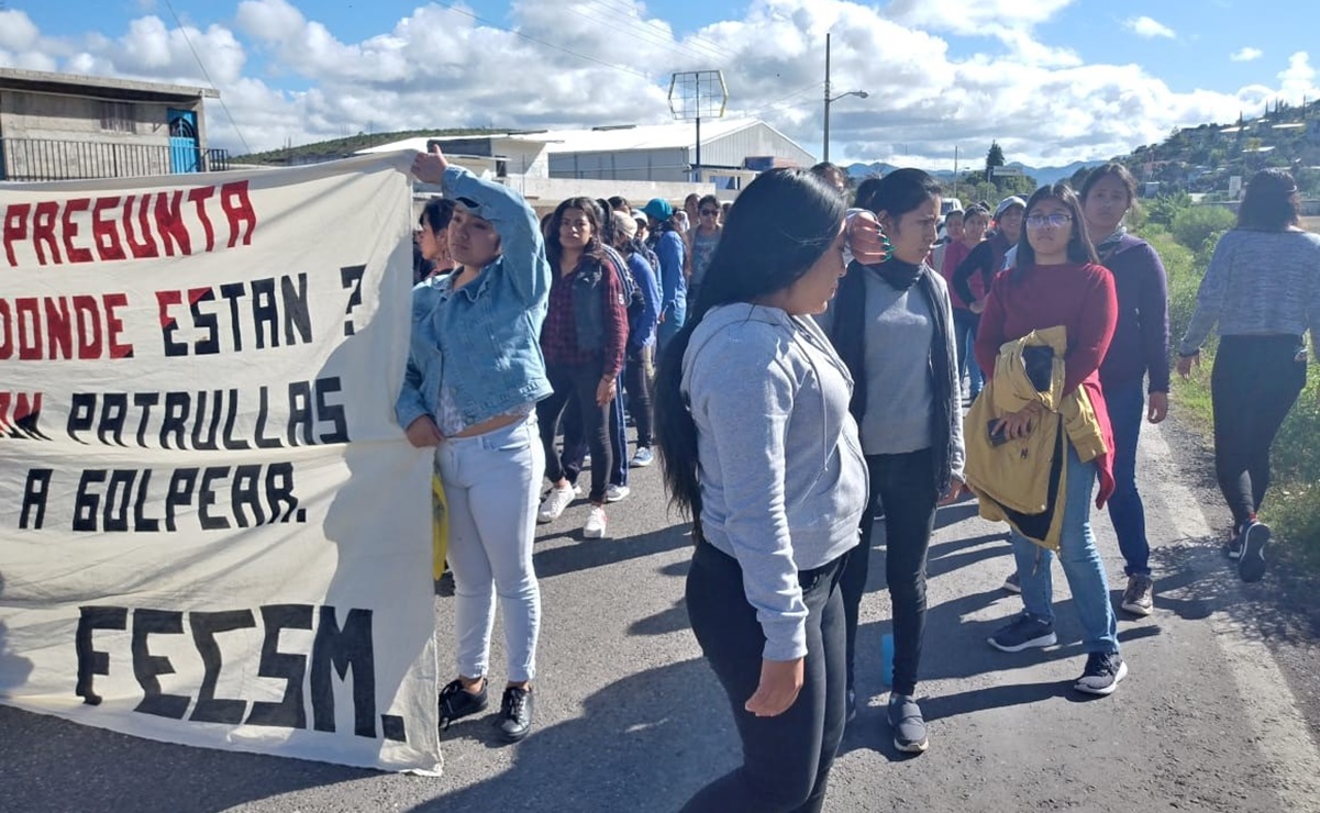Detienen a 50 normalistas en Oaxaca; pretendían tomar caseta de cobro