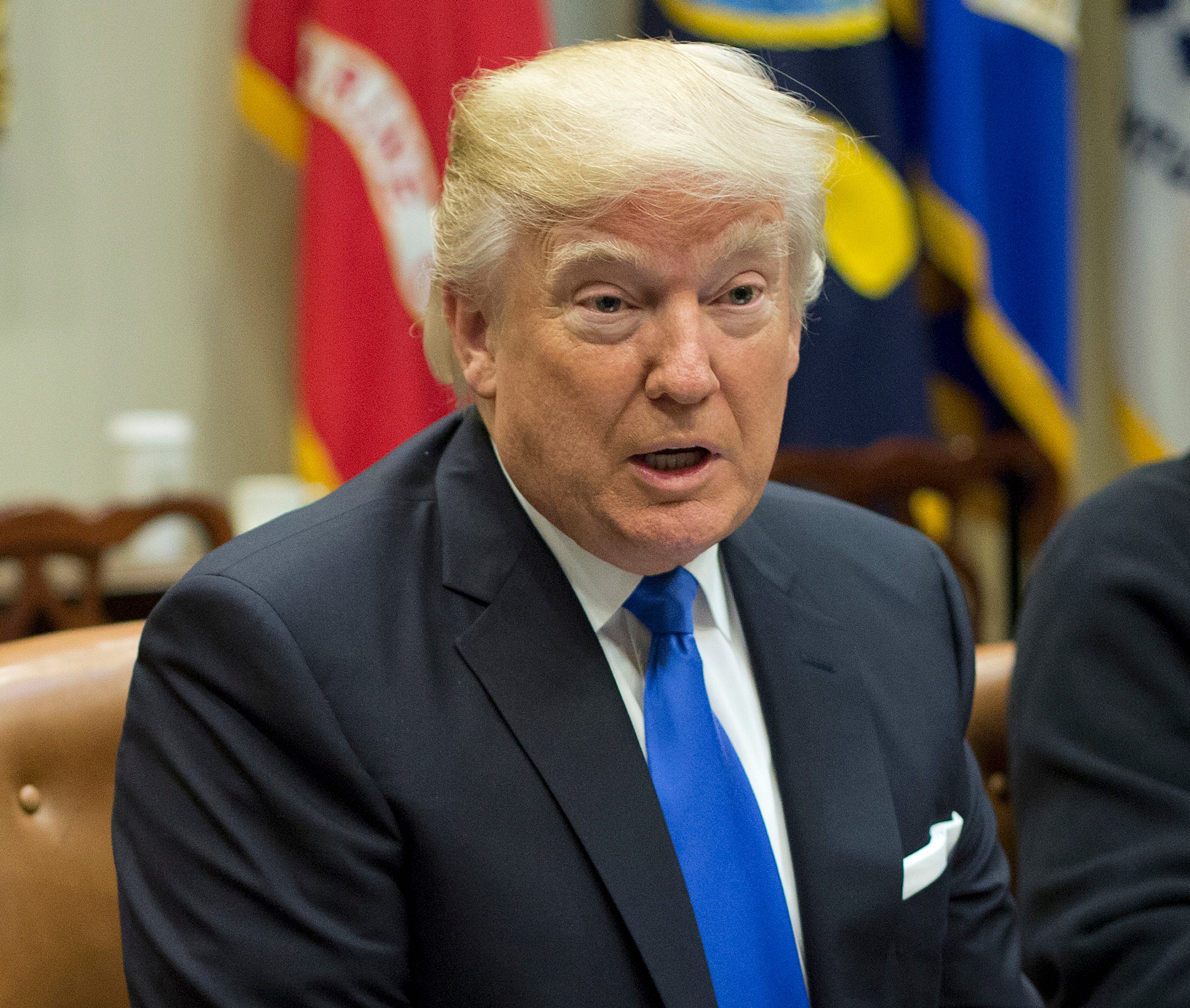 Trump: Dreamers "no deben preocuparse mucho" por la deportación
