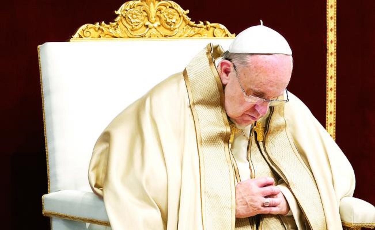 El Papa reconoce que a veces se duerme mientras reza