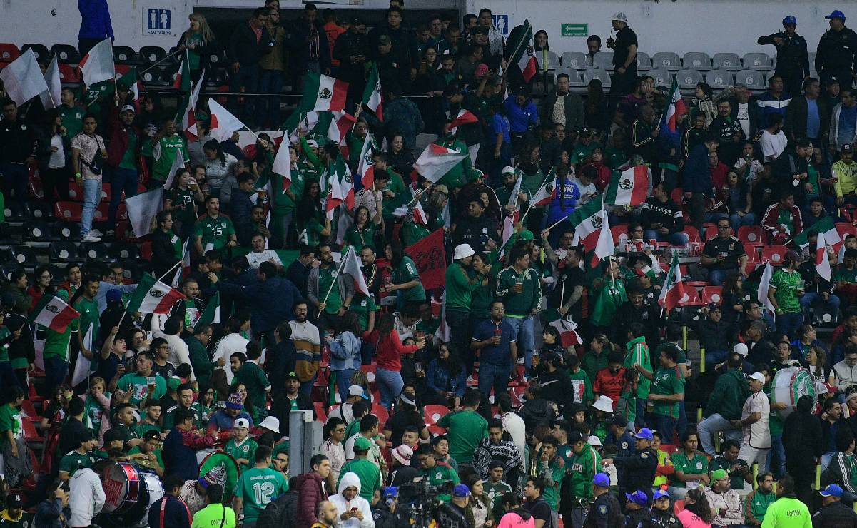 El gritó prohibido se hizo presente en el Estadio Azteca en el primer tiempo
