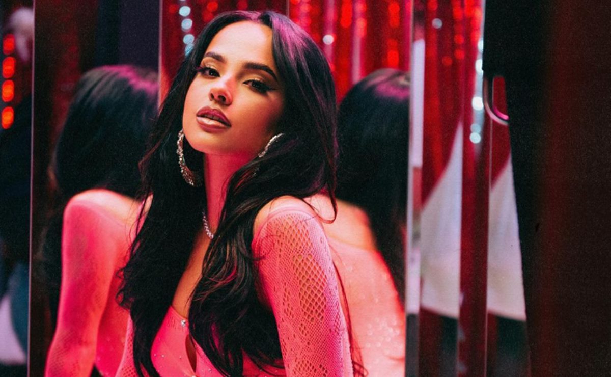 Becky G lanza referencias a Peso Pluma, Eslabón Armado y Bellakath en nueva canción “La Nena”