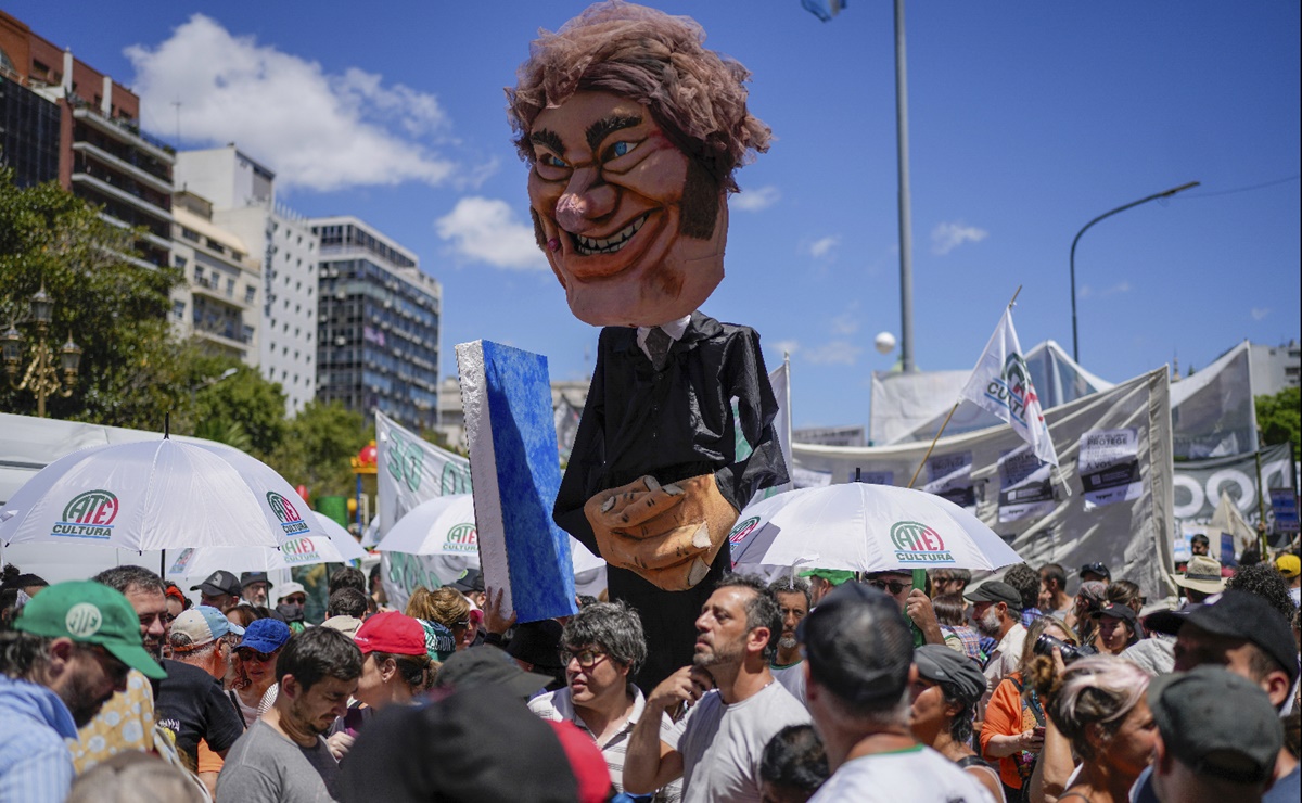 Gobierno argentino intervendrá todos los medios estatales durante un año
