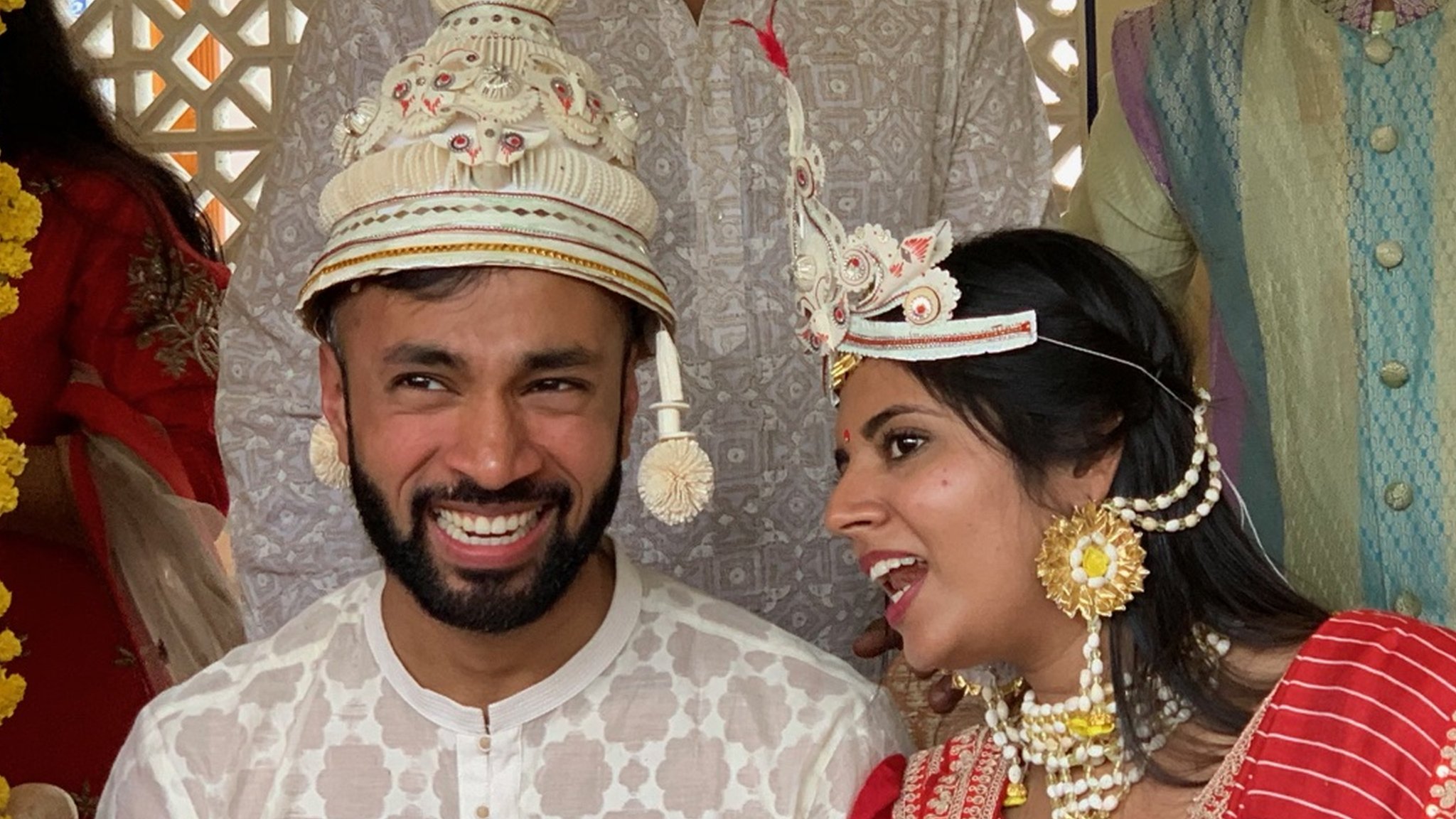 "Encontré a mi esposa tras mirar 300 hojas de vidas"; cómo es una boda arreglada en India