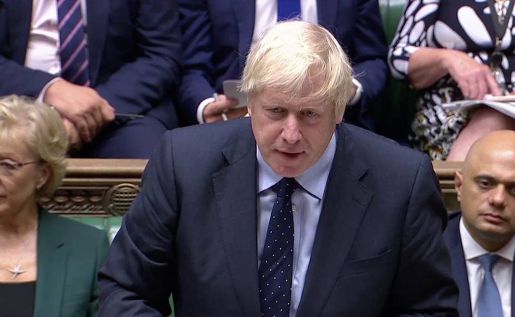 Johnson pierde la mayoría en Parlamento británico tras deserción de legislador